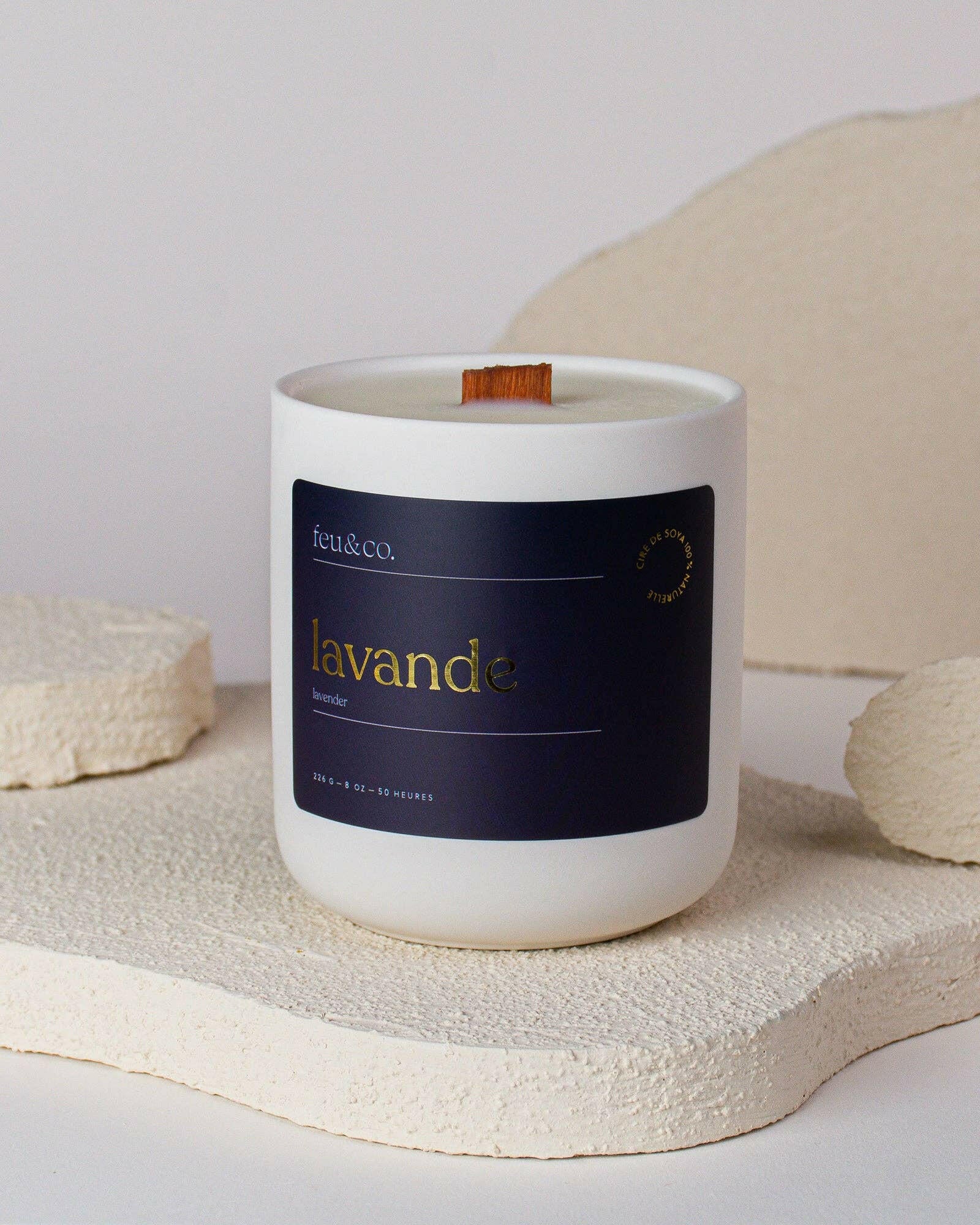 Feu & Co. – Bougie parfumée – Lavande | 8 oz – 50h - Bougies et cires | Ma Boutique Aromatique.