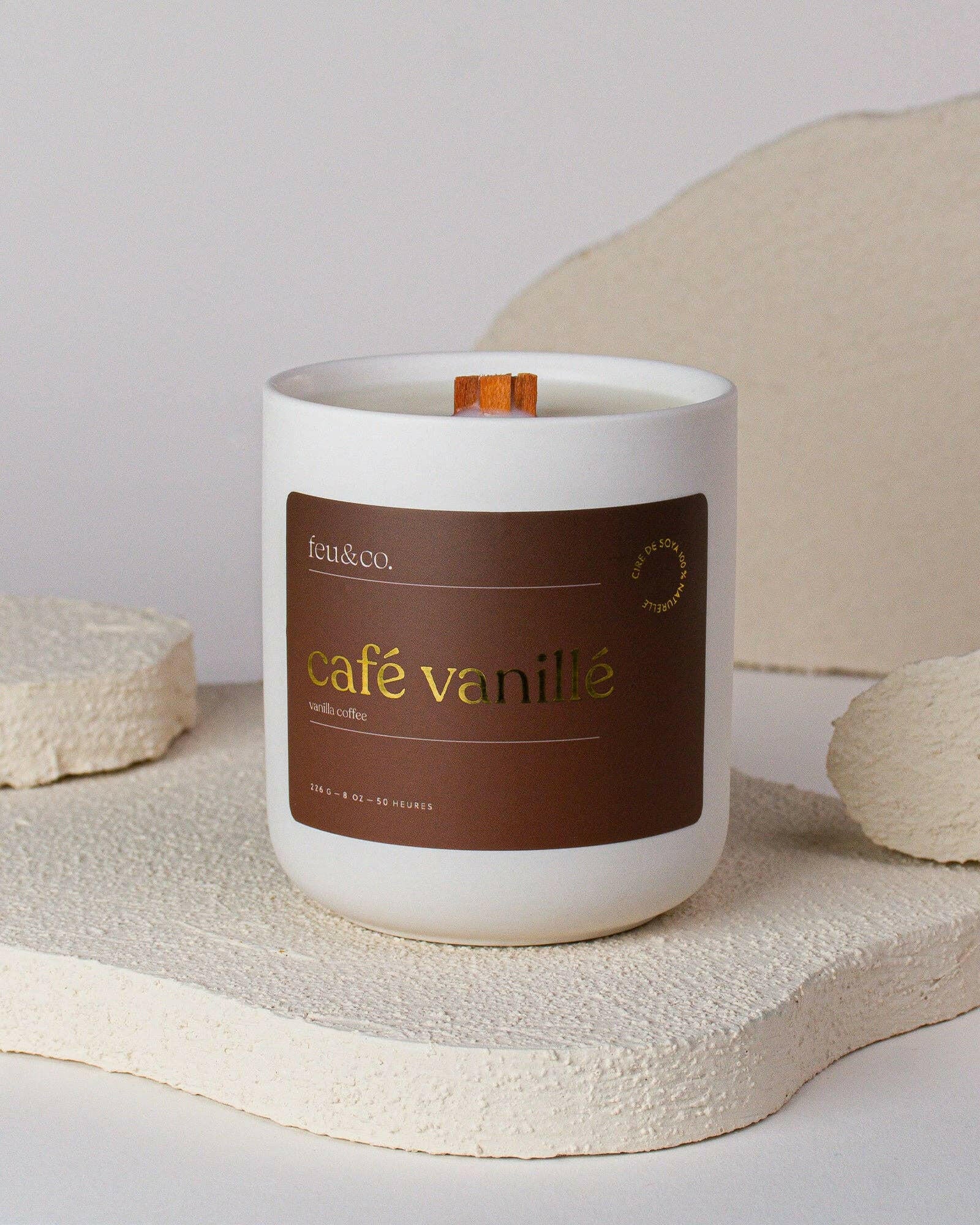 Feu & Co. – Bougie parfumée – Café vanille | 8 oz – 50h - Bougies et cires | Ma Boutique Aromatique.