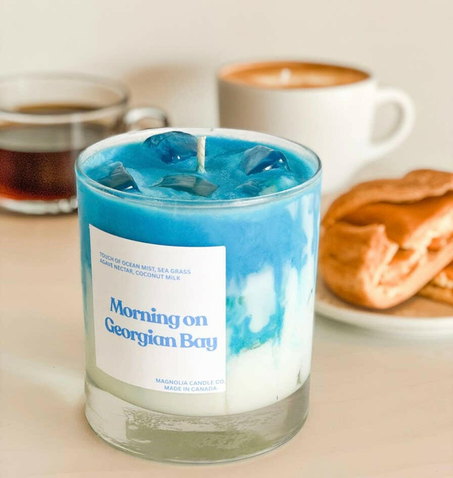 Matin sur la baie Georgienne - Bougie au lait de soja glacé bleu - Bougies et cires | Ma Boutique Aromatique.