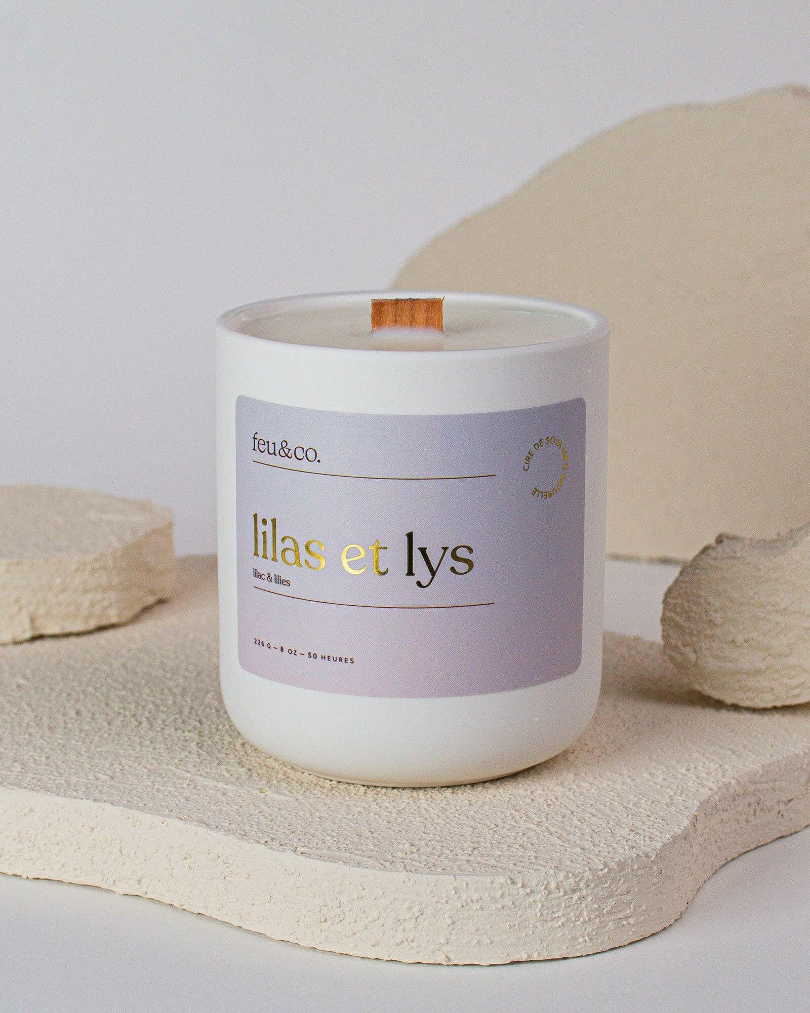Feu & Co. – Bougie parfumée – Lilas & lys | 8 oz – 50h - Bougies et cires | Ma Boutique Aromatique.