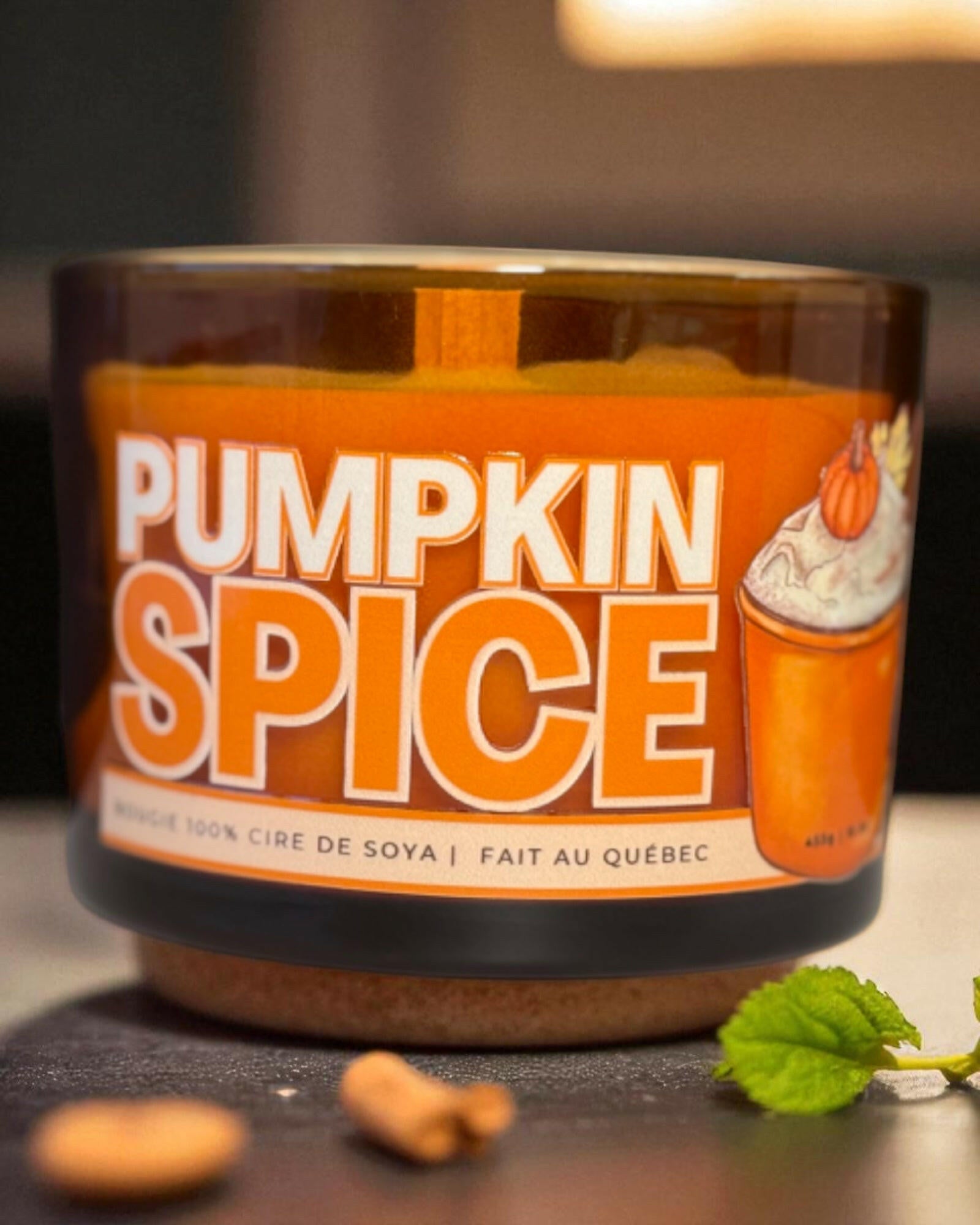 SIKE DESIGN - Bougie parfumée - Pumpkin Spice | 16 oz - 100h - Bougies et cires | Ma Boutique Aromatique.