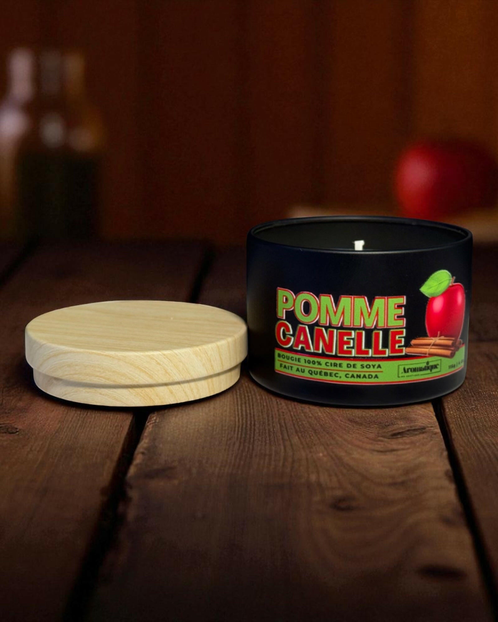 SIKE DESIGN - Bougie parfumée - Pomme Canelle | 4 oz - 30h - Bougies et cires | Ma Boutique Aromatique.
