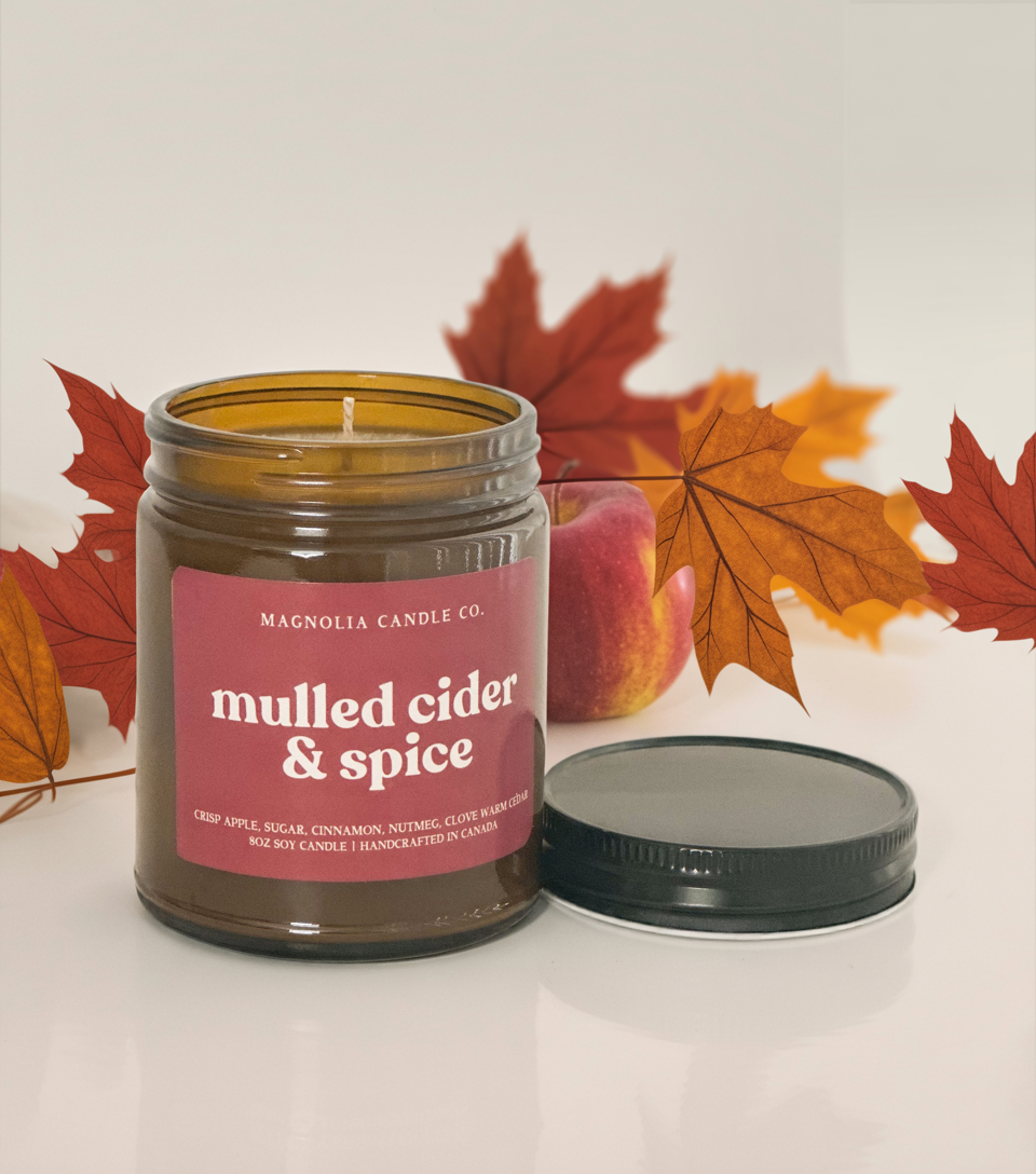 Cidre épicé & Épices - Bougie d'automne - Pot ambré 8oz - Bougies et cires | Ma Boutique Aromatique.