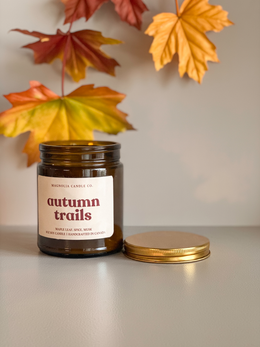 Bougie Sentiers d'Automne - Bougie d'Automne - Pot Ambre 8oz - Bougies et cires | Ma Boutique Aromatique.