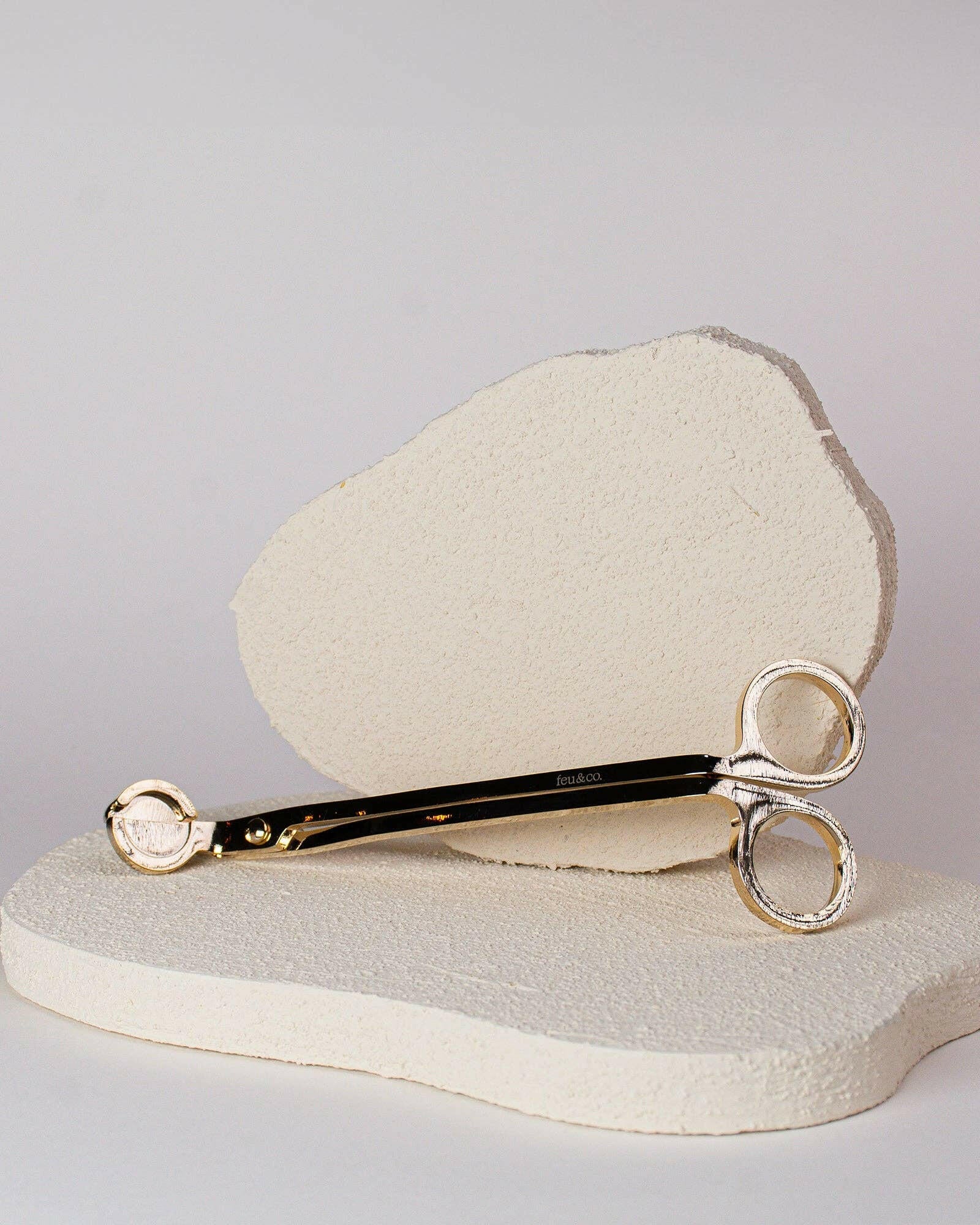Feu & Co. – Coupe-mèche noir mat | Accessoire pour bougie - Bougies et cires | Ma Boutique Aromatique.