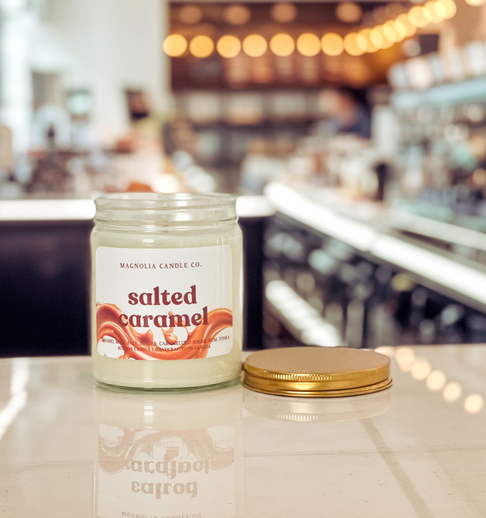 Caramel Salé - Bougie d'Automne - Pot Transparent 8oz - Bougies et cires | Ma Boutique Aromatique.