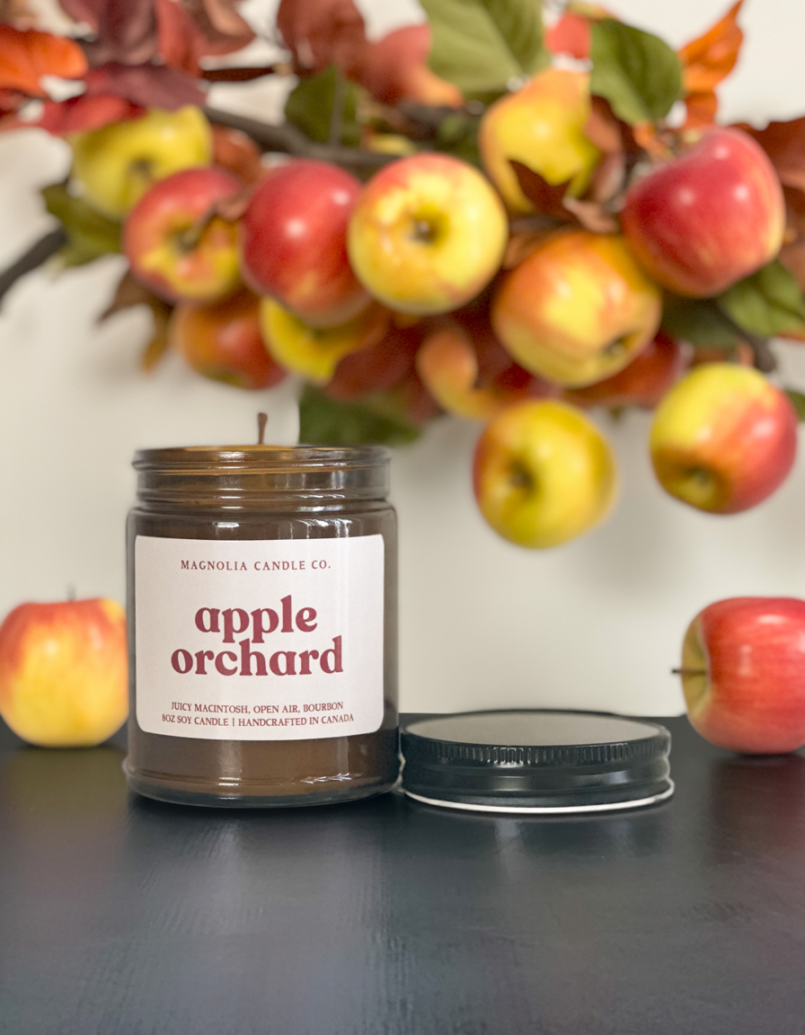 Bougie Verger de Pommiers - Bougie d'Automne - Pot Ambre 8oz - Bougies et cires | Ma Boutique Aromatique.