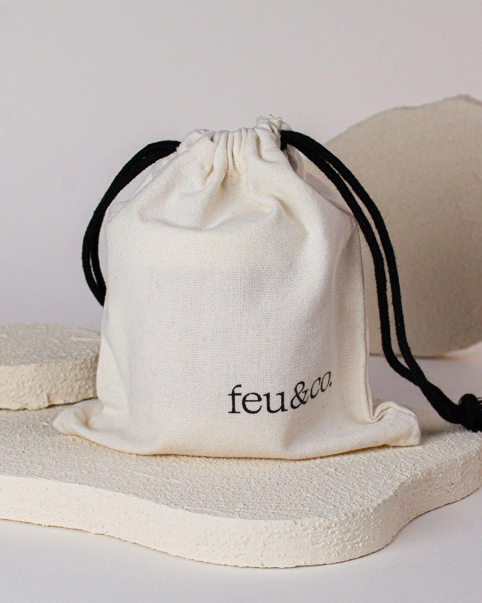 Feu & Co. – Bougie parfumée – Céréales fruitées | 8 oz – 50h - Bougies et cires | Ma Boutique Aromatique.